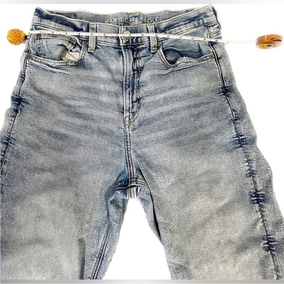 American Eagle Women's Highest Rise 90s
Boyfriend Denim Jeans Size 10 SHORT - Picture 9 of 10